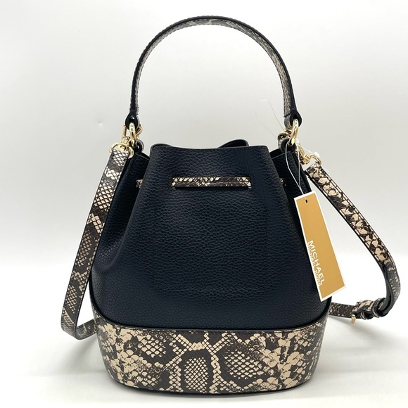 Michael Kors Reed Medium Belted Bucket Messenger Crossbody Bag - Picture 5 of 9